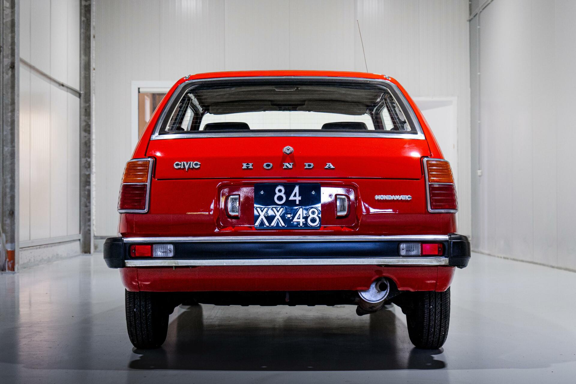41796439-6.jpg