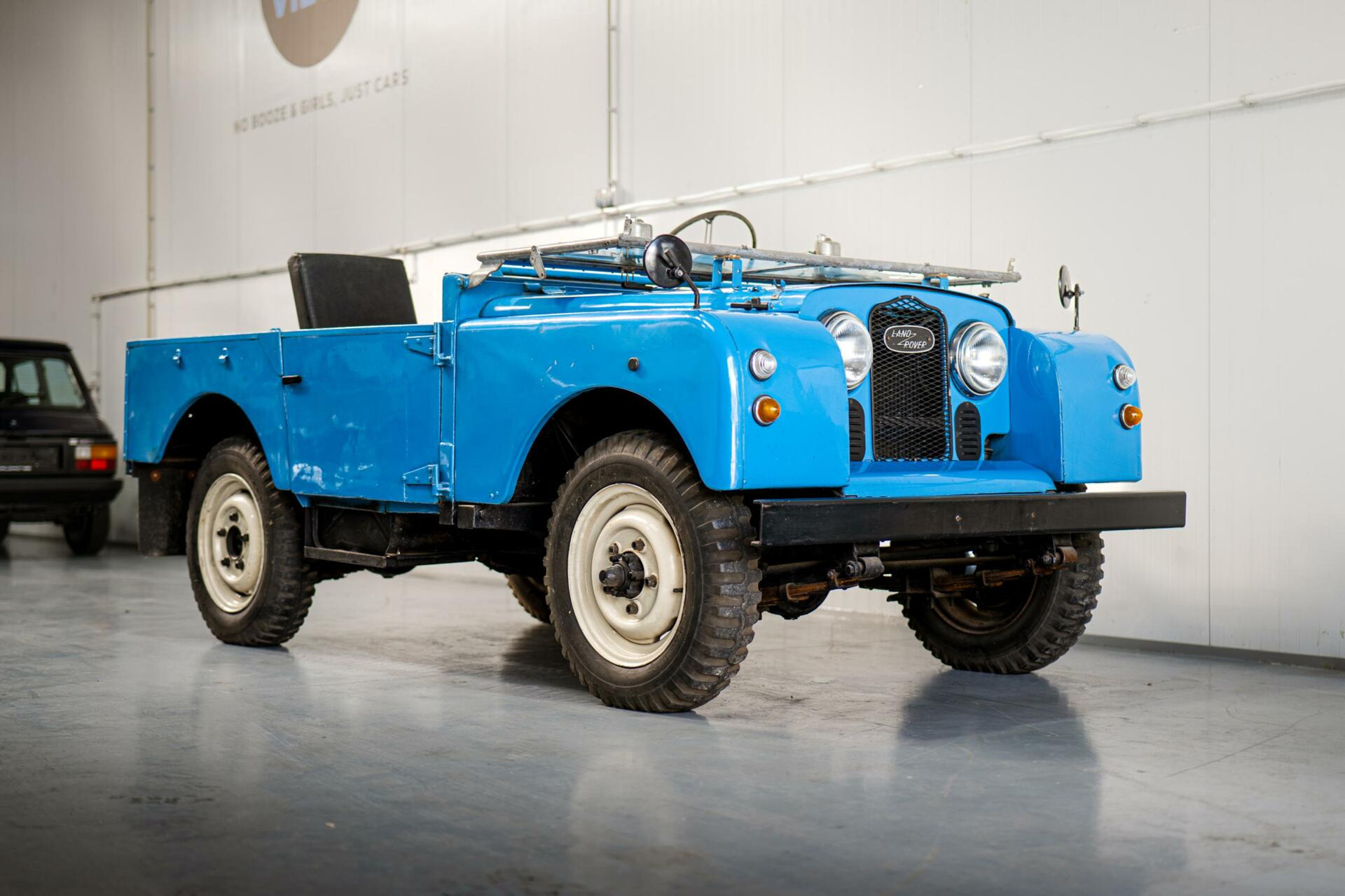 41798560-0.jpg